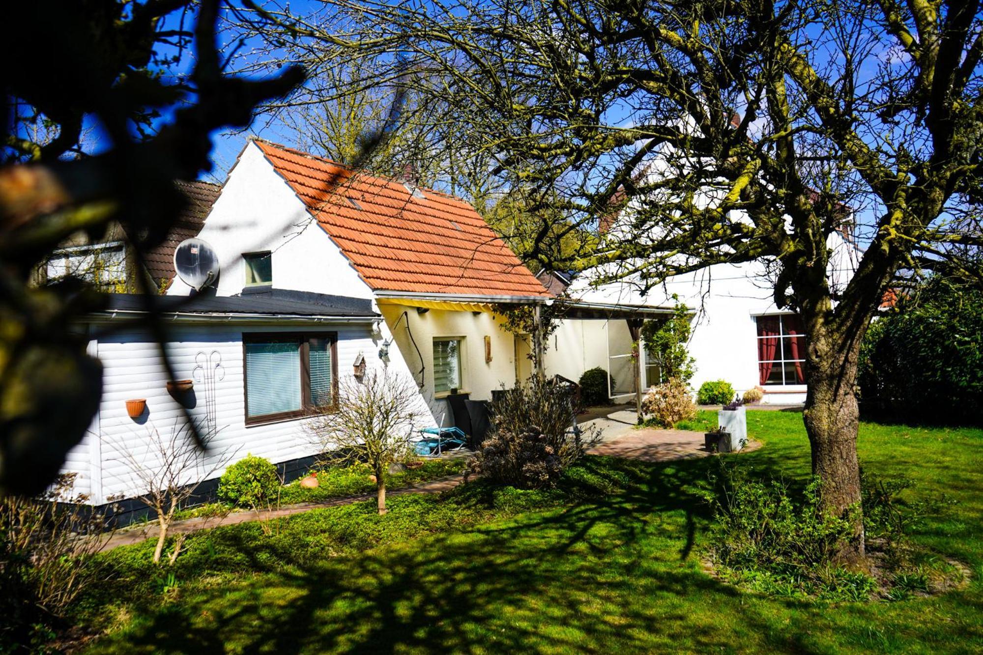 Gemuetliches Haus Mit Grossem Traumhaften Garten BRE Exterior foto